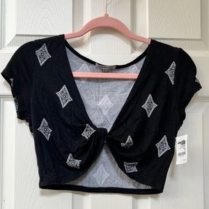 Black twisted crop top